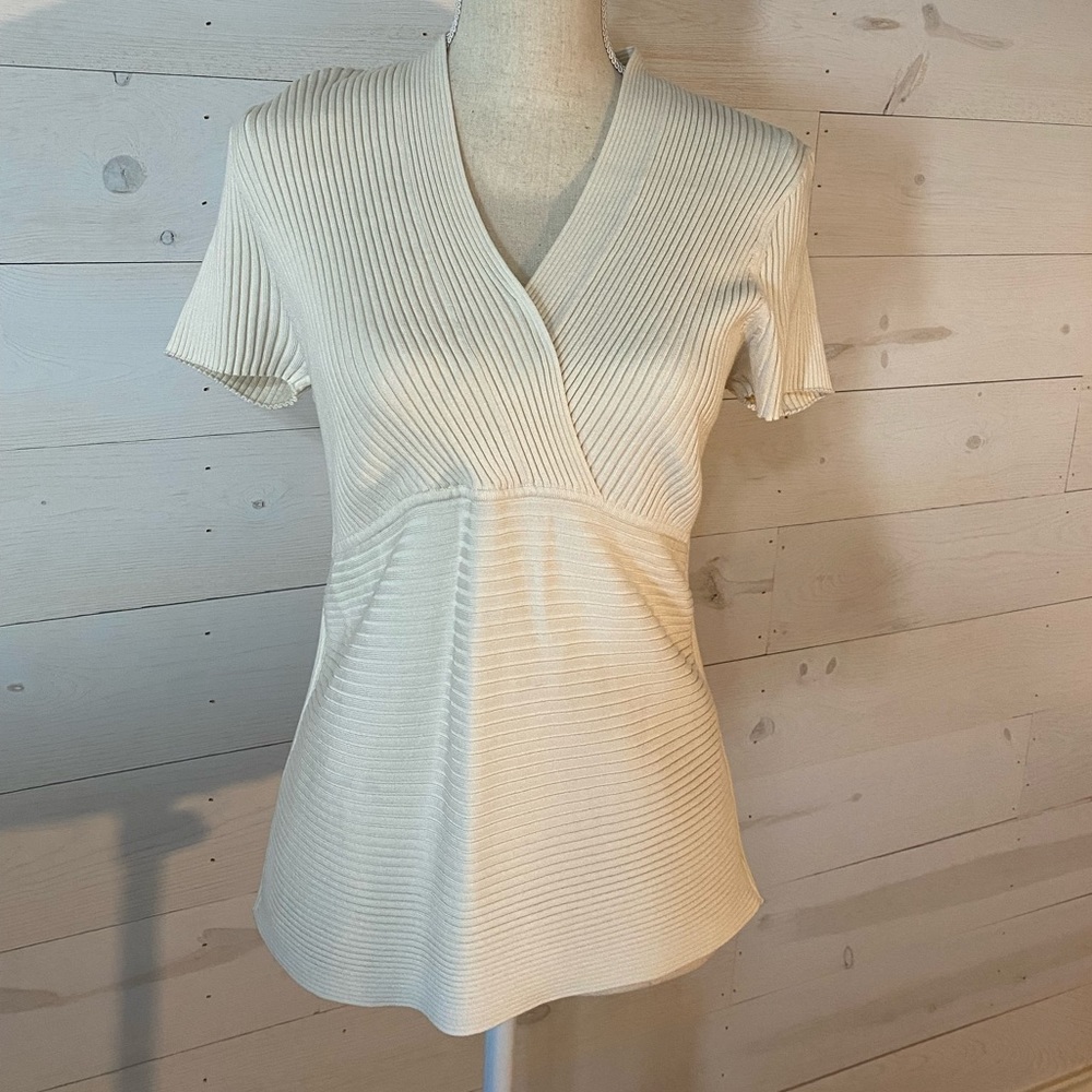 August Silk White Cream Off White V Neck Short Sleeve Shirt Size XL